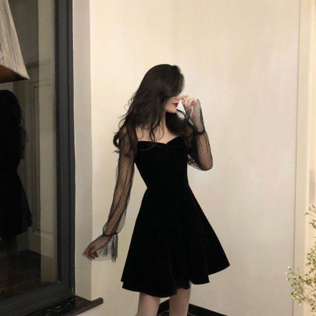 Black polka dot store puff sleeve dress
