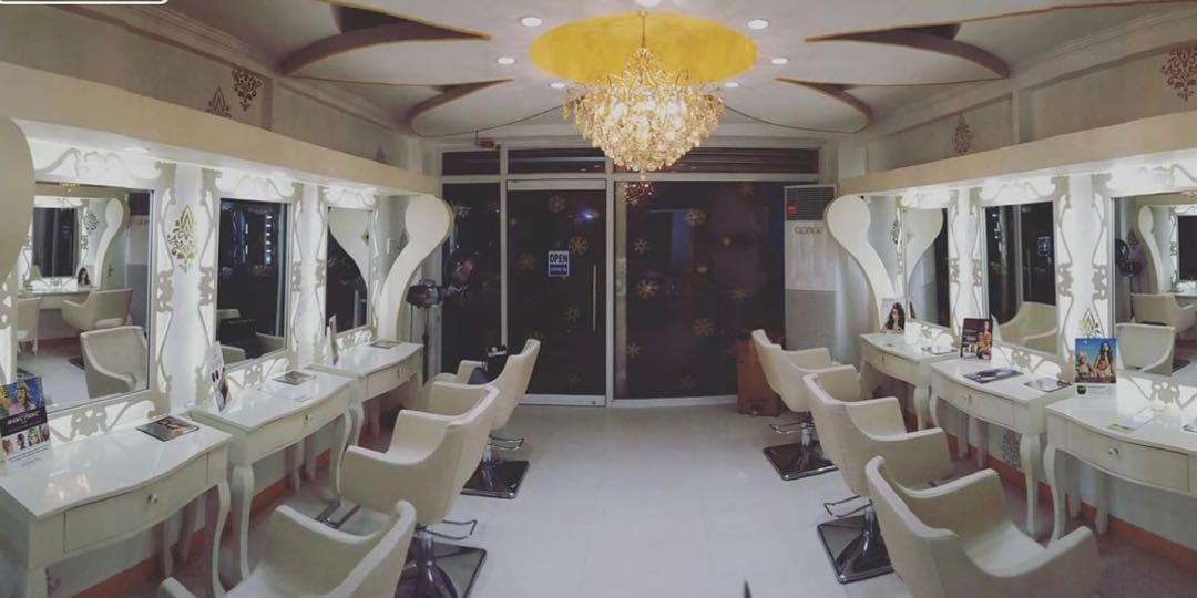Salon for sale moonwalk paranaque city, Beauty & Personal Care, Hands