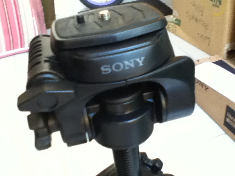 SONY HANDYCAM TRIPOD VCTR640, Photography, Photography Accessories
