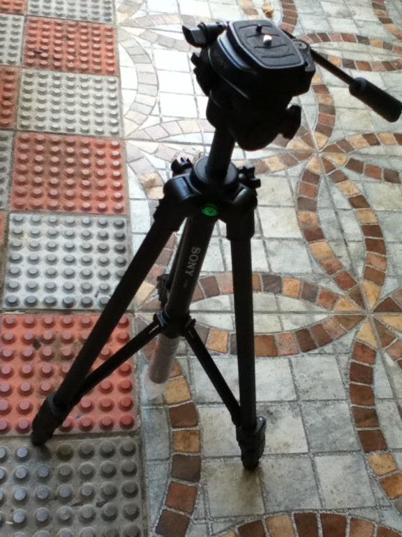 SONY HANDYCAM TRIPOD VCTR640, Photography, Photography Accessories