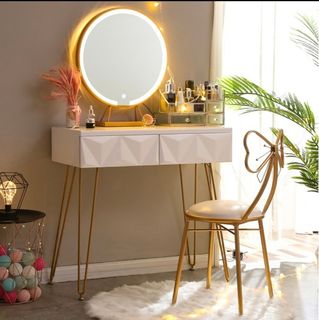 Mirrors, Lights & Planters Collection item 3