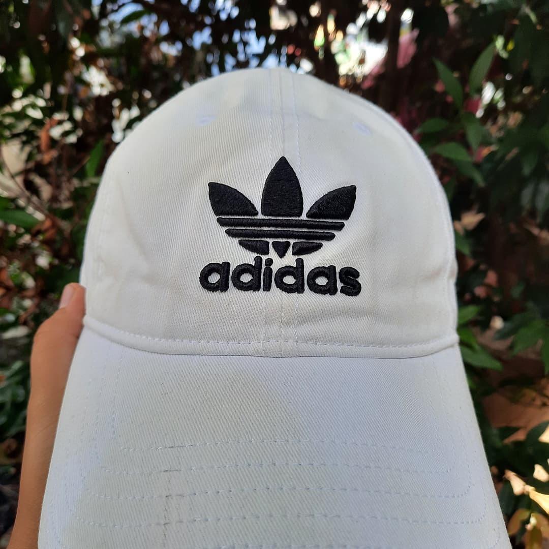 Foto topi adidas warna putih store