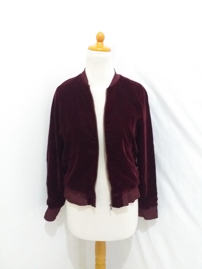 Uniqlo online velvet jacket