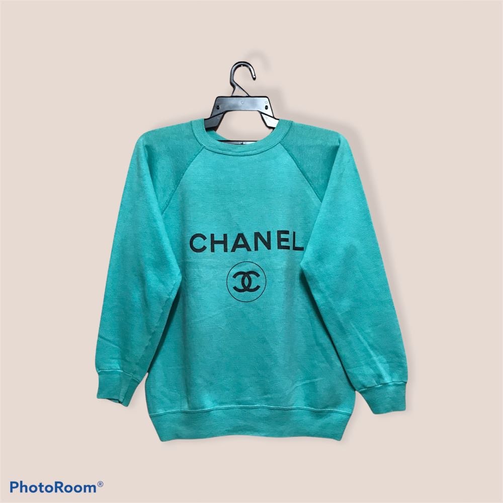 Vintage bootleg Chanel Sweatshirt, Women's Fashion, Tops