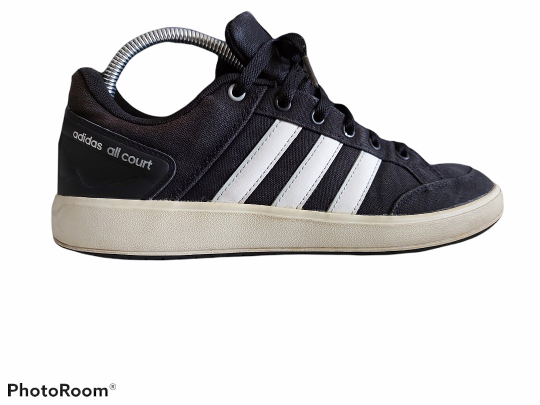 Fesyen Pria, Sepatu , Sneakers di Carousell