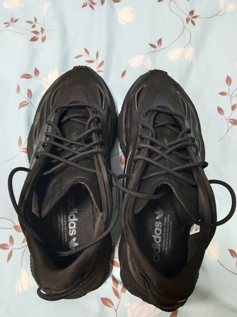 Adidas men s Originals Ozweego Casual shoes Black. Size 8.5