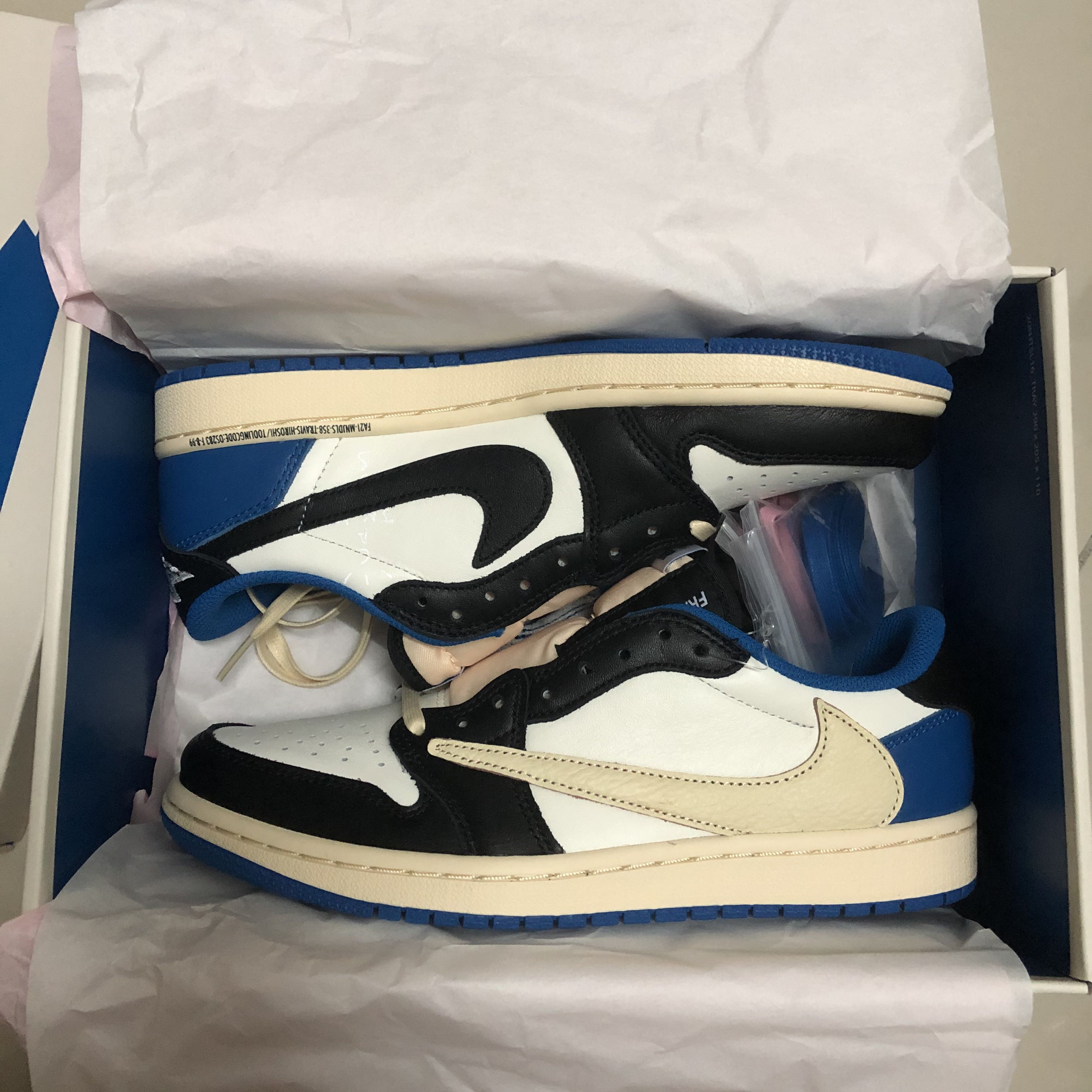 Unboxing travis scott jordan 1 discount