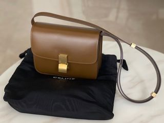 women celine medium classic leather shoulder bolsa