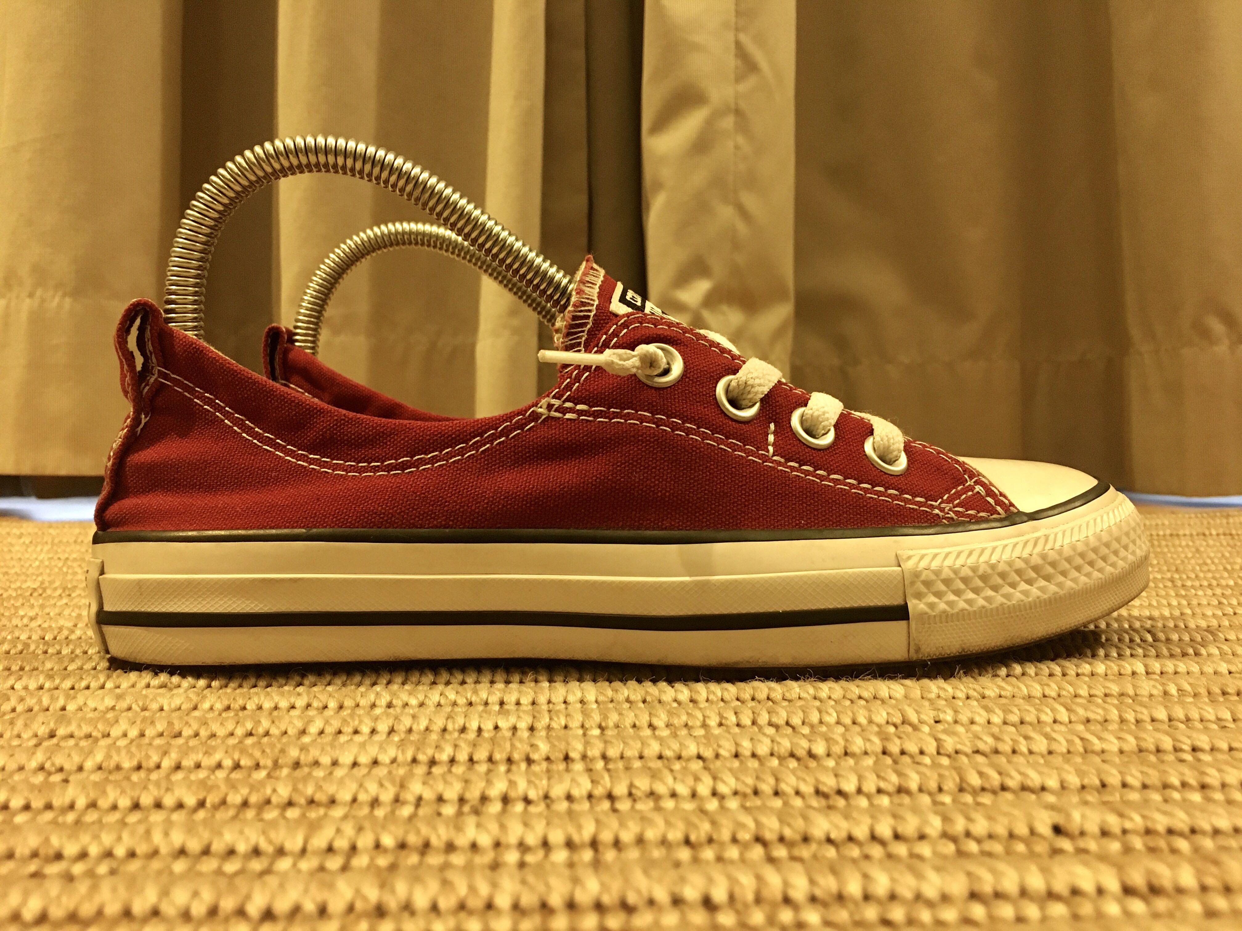 Women's shoreline converse outlet maroon