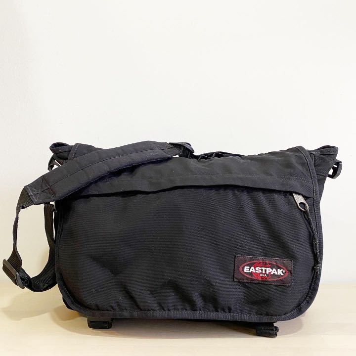 Unisex Eastpak Shoulder bag, size Mini (Black) | Emmy