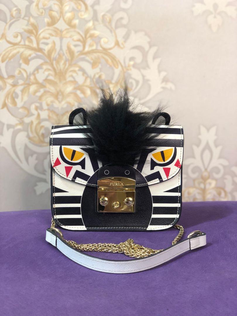 Furla jungle Bag Barang Mewah Tas Dompet di Carousell