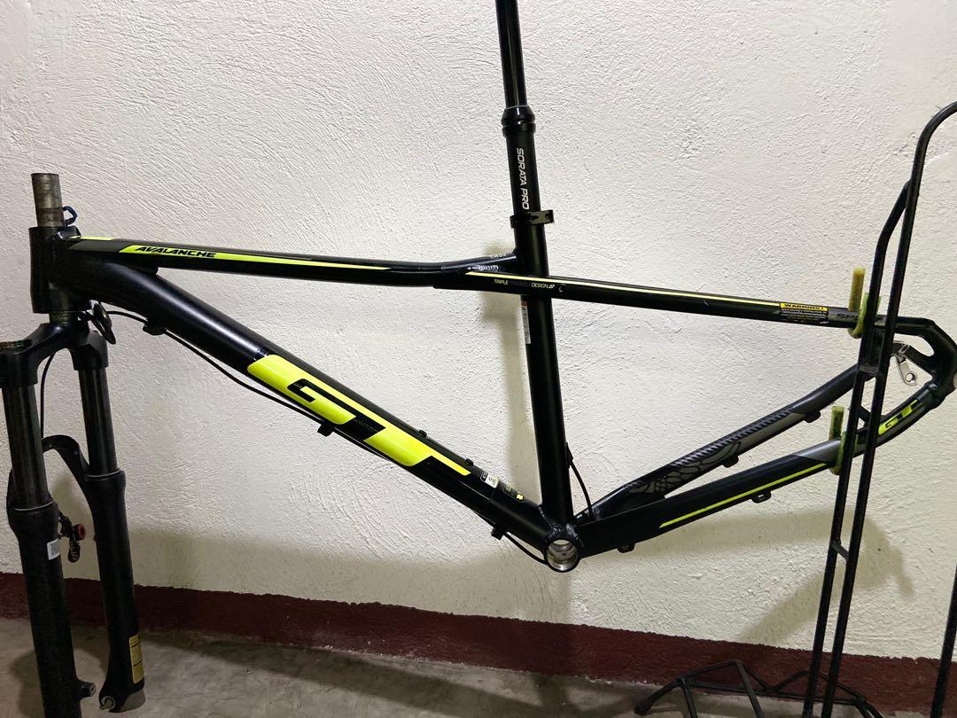 GT Avalanche 2019 frame with Dropper post