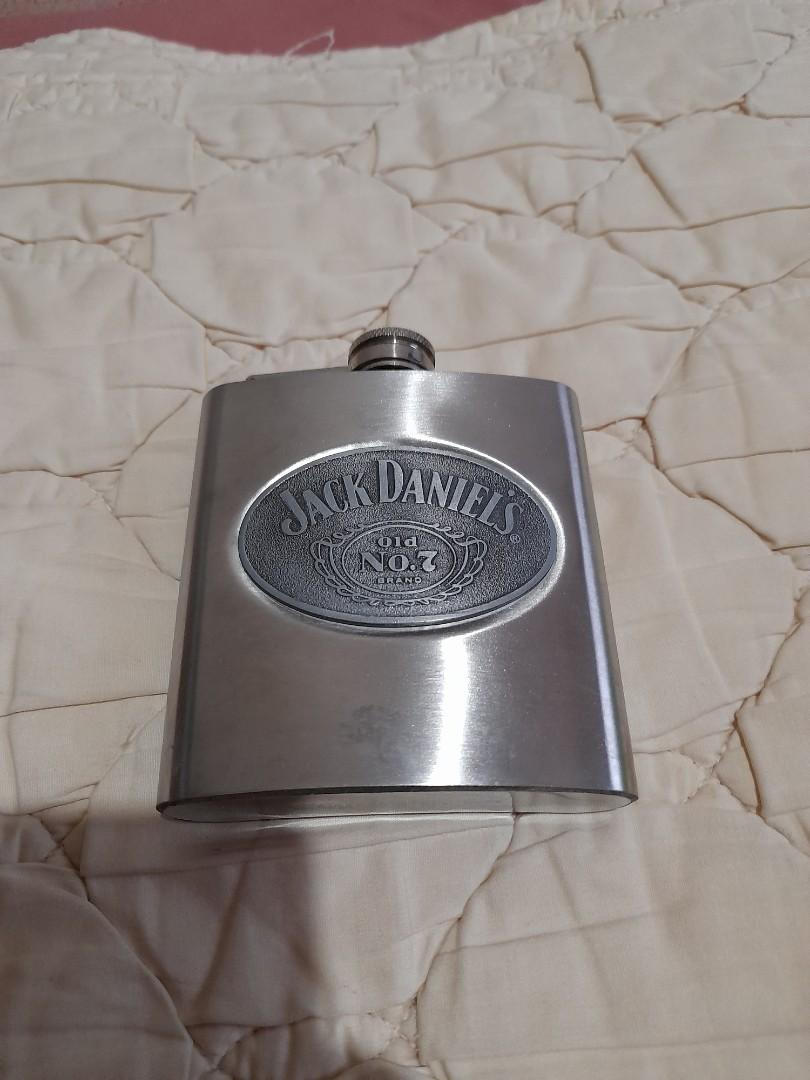 Jack Daniel's wine flask (Category: Beverages) located in Quezon City. Submitted by shopaholics.31 (Listing ID 1107951021, Image 1). Description: .