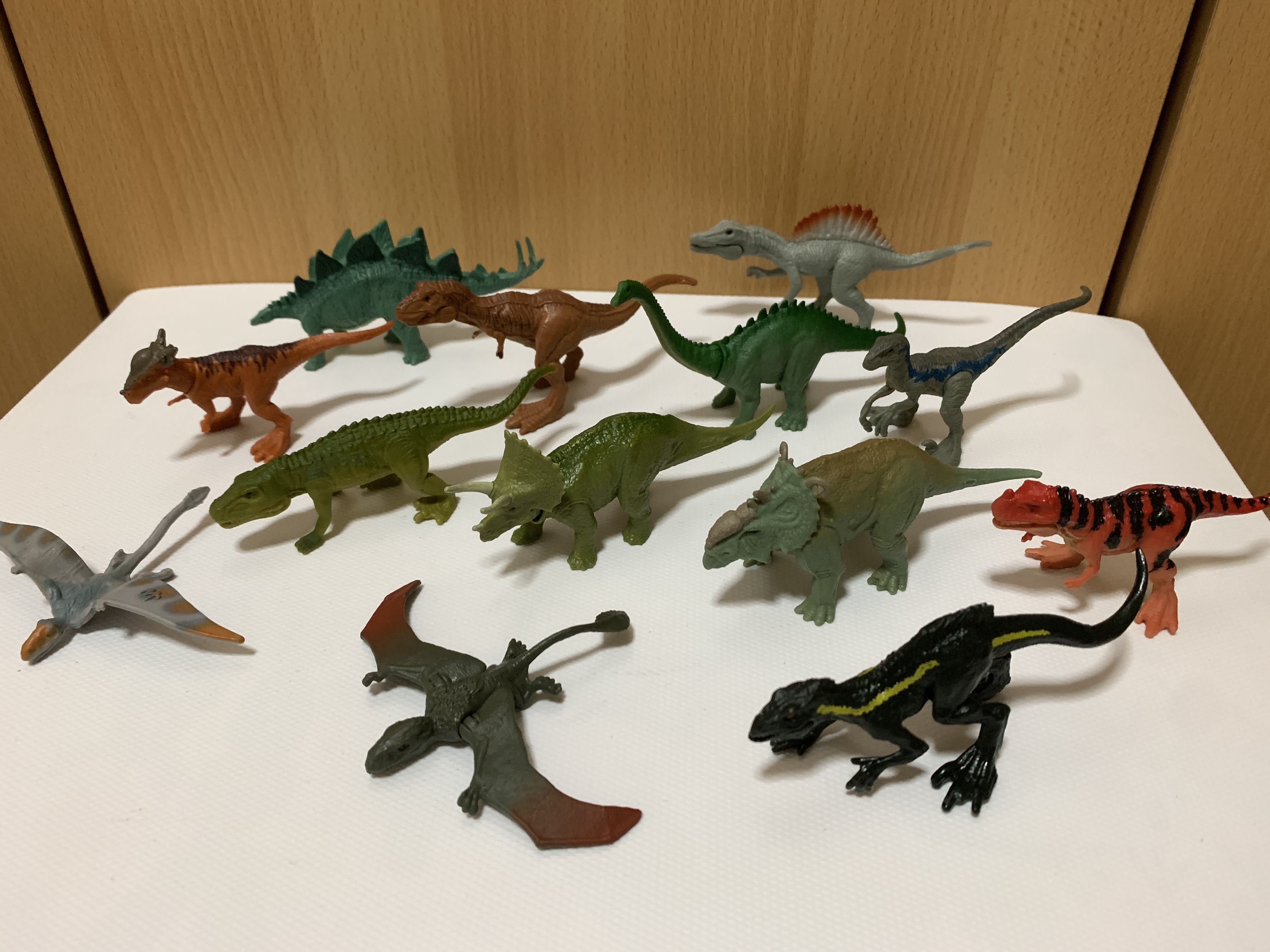 Jurassic world blind shop bag
