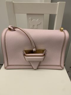 （分類：）位於 。 由 queen_b_reno 提交（商品編號 1108027929，圖片 1）。簡介： 。