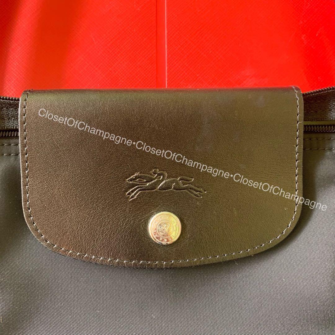 LONGCHAMP PLANETES (Category: Luxury Bags & Wallets) located in Manila. Submitted by closetofchampagne (Listing ID 1107953504, Image 2). Description: UPDATE AS OF SEPT 2026: Available pa din FOR SALE: Preloved Longchamp planetes (RARE FINDS) (Discontinued item) Khit magsearch ka pa sa google😉 Large size Php3k repriced na po (from 5k) With signs of usage. Matagal na po kasi talaga ito. (Please zoom each photo) ISSUE: w/ bubbles na sa bag. pwede i