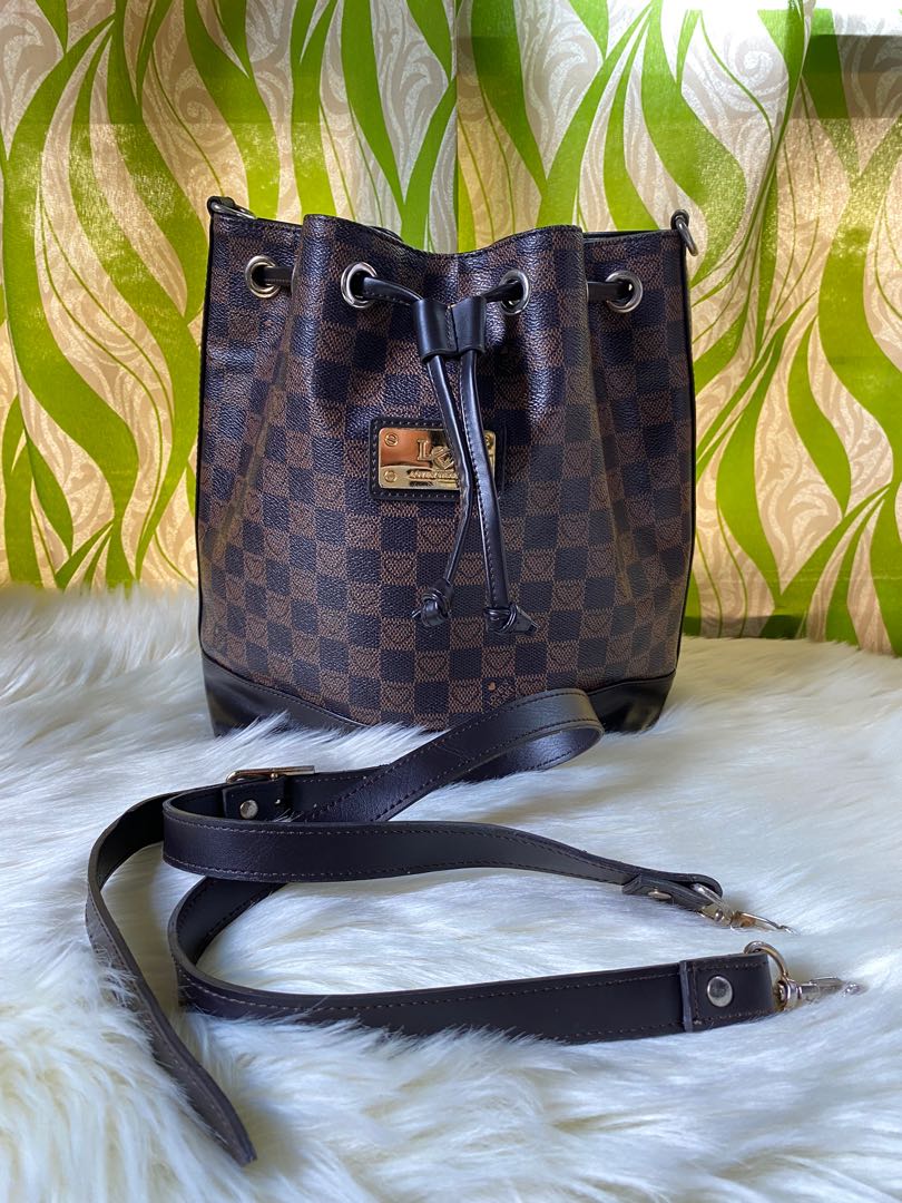 LOVELY HEART Bucket Bag