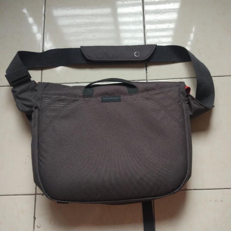 Lowepro passport messenger bag (Category: Camera Bags & Carriers) located in Pasay City. Submitted by denimdude.ph (Listing ID 1107881301, Image 2). Description: canon photomarathon bag.