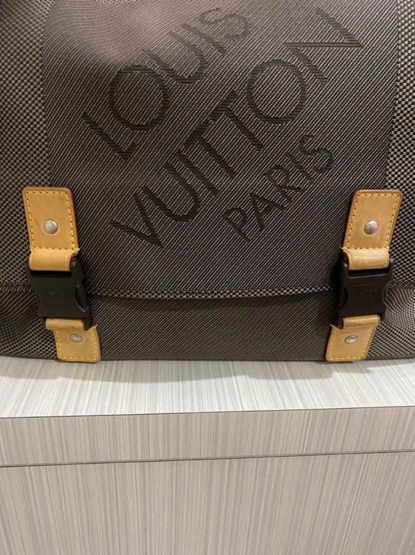 Louis Vuitton Terre Damier Geant Explorateur QJBEUL0V0B001