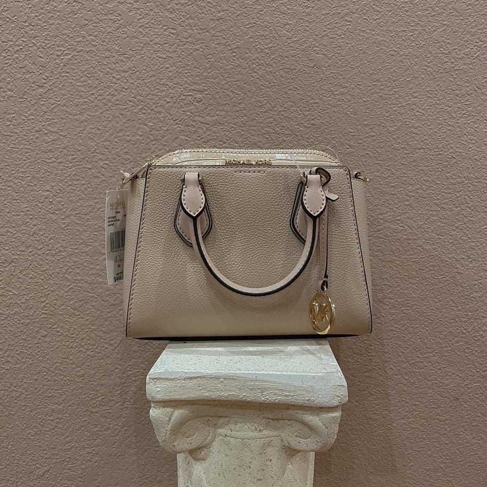 Michael Kors Daria small 2 in 1 satchel crossbody beige, Women's Fashion,  Bags & Wallets, Shoulder Bags on Carousell
