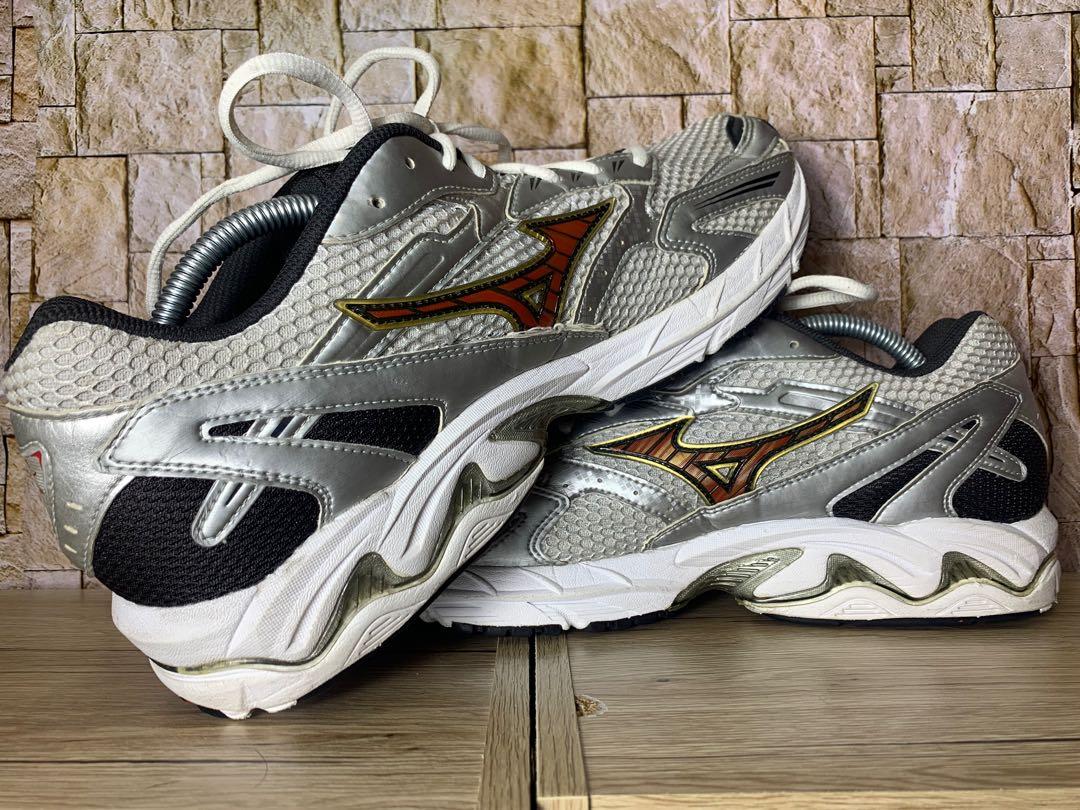 Mizuno wave nexus 2 white on sale