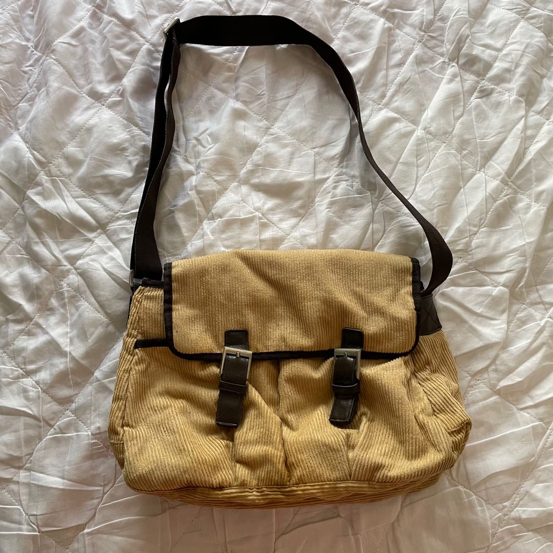 Old navy 2025 messenger bag