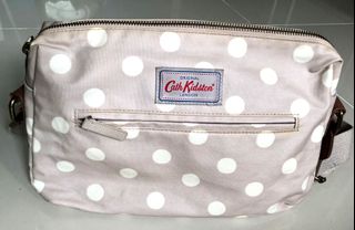 (Category: ) located in . Submitted by amydeclutter (Listing ID 1107976136, Image 1). Description: .