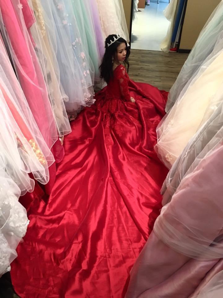 Long tail wedding online dresses