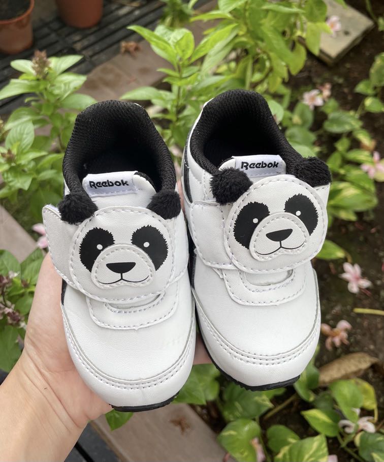 Reebok Panda sneakers for infants size US 5 almost new