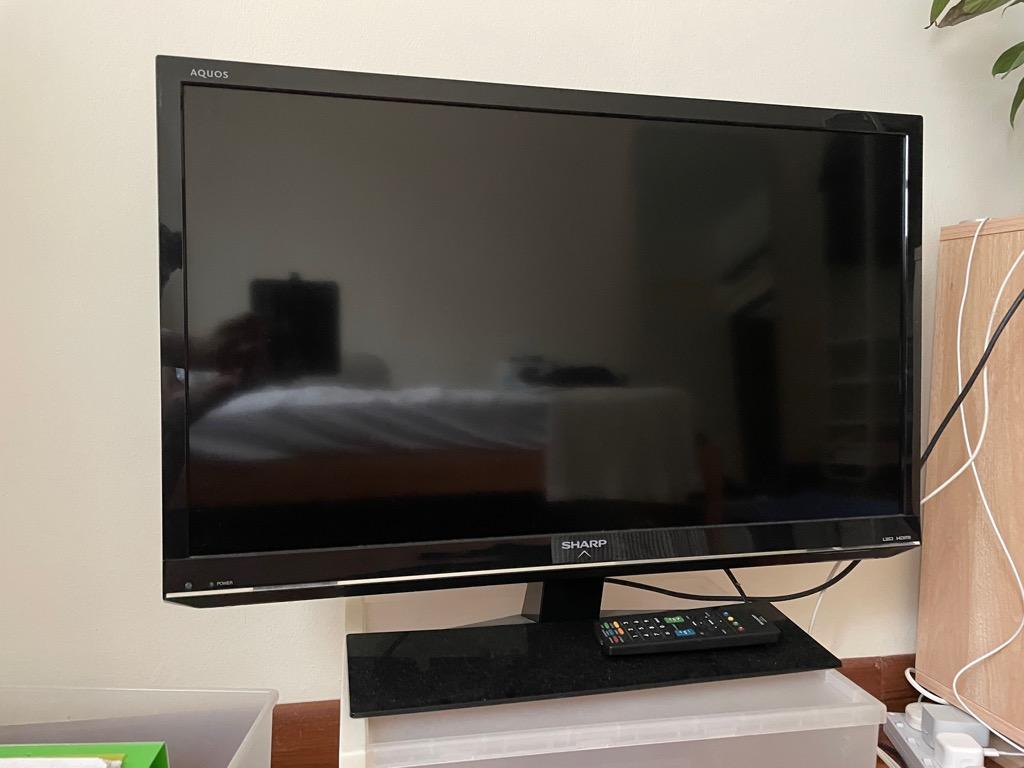 Sharp Aquos LED HDMI TV 28 Inches, TV & Home Appliances, TV