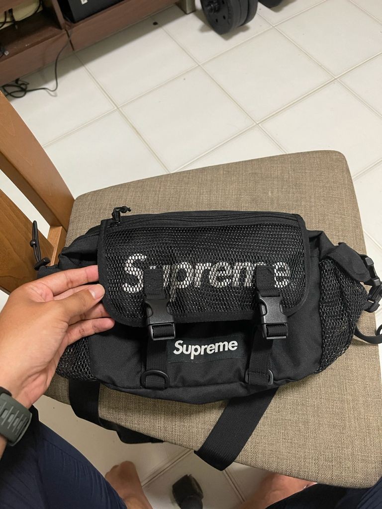 Supreme tote hotsell bag ss20