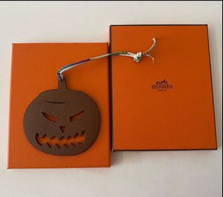 (Category: ) located in . Submitted by sweetluxuryph (Listing ID 1108222471, Image 1). Description: .