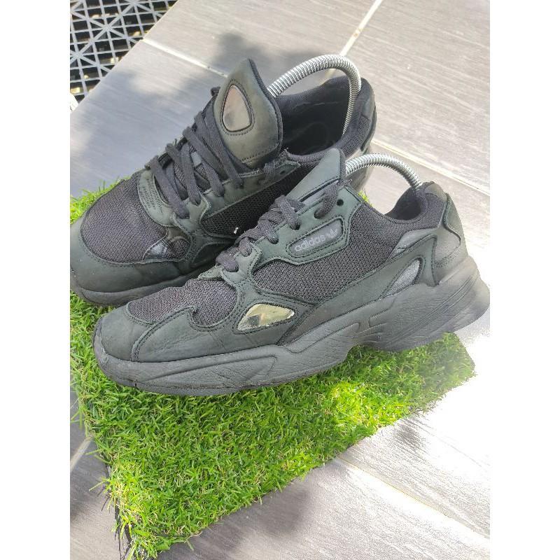 Adidas torsion army green top