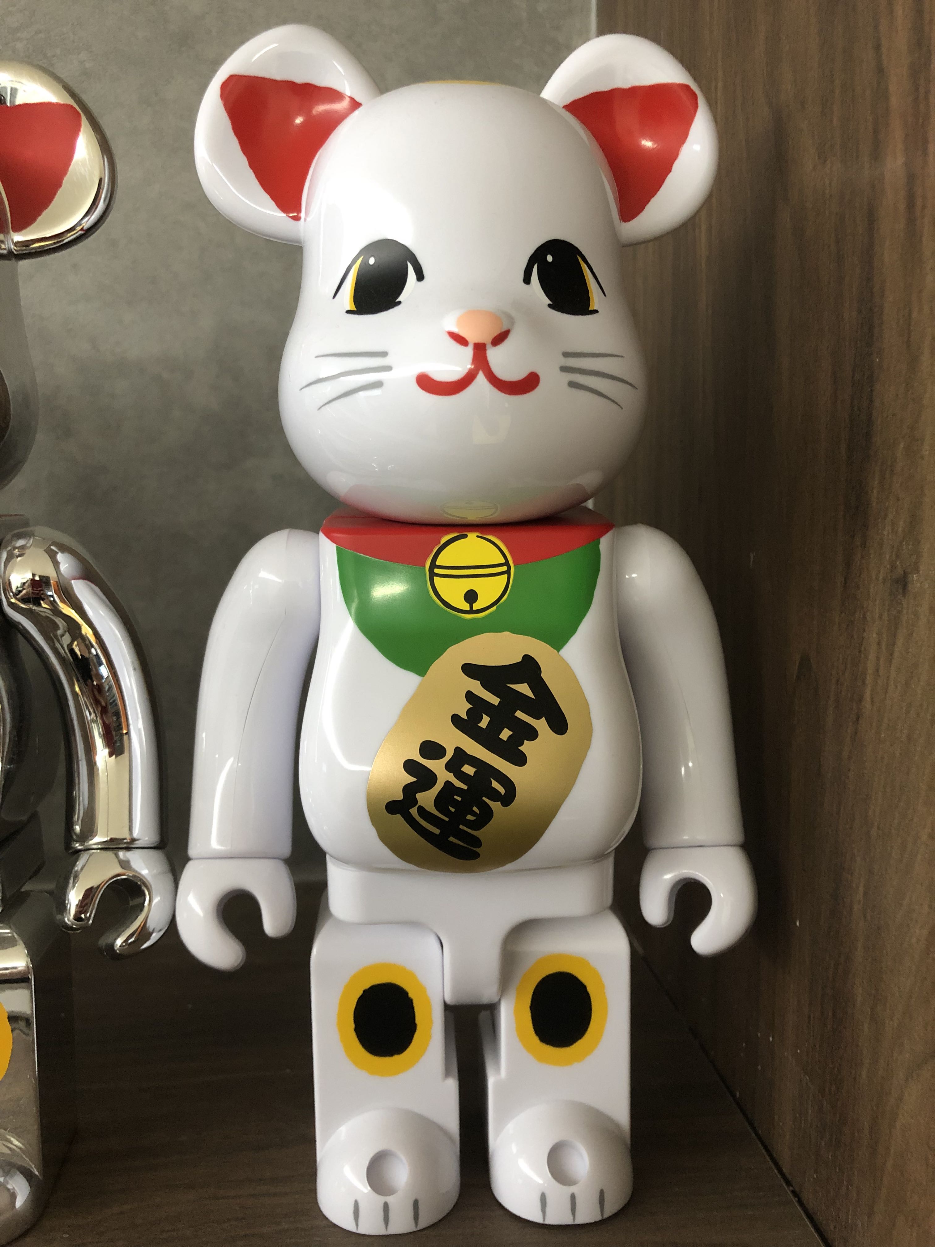 おトク BE@RBRICK 招き猫 桃色透明メッキ 1000％ ベアブリック