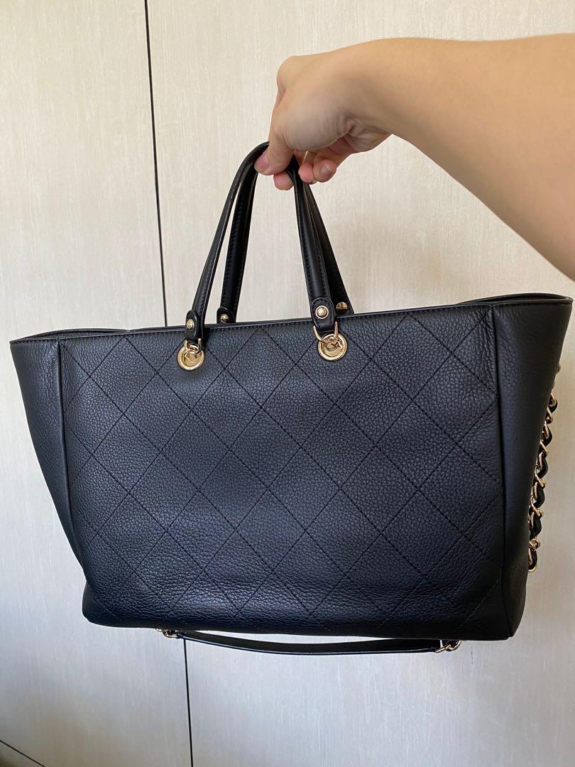 Chanel large outlet shopping bag 2019