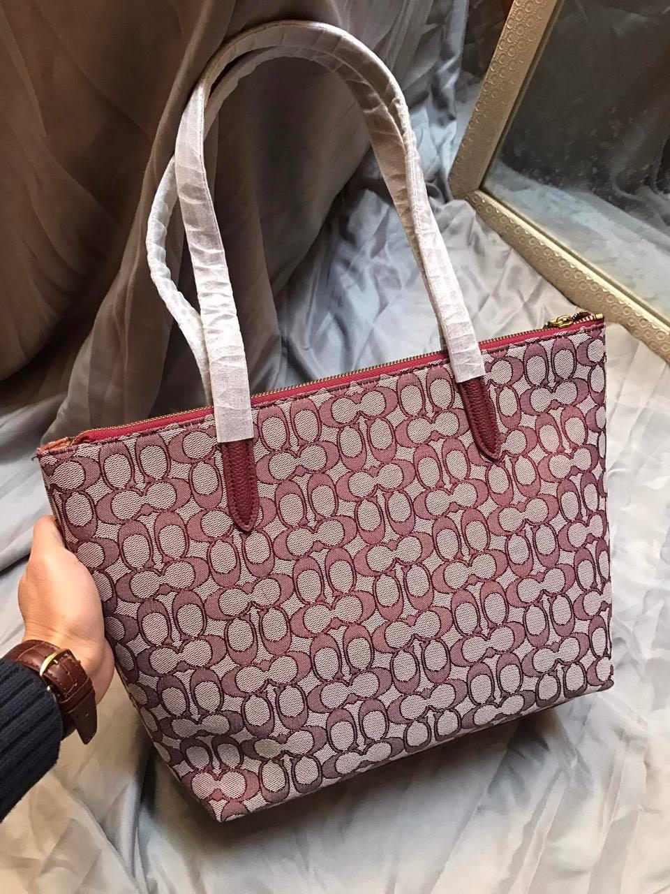 Coach signature hotsell jacquard taylor tote