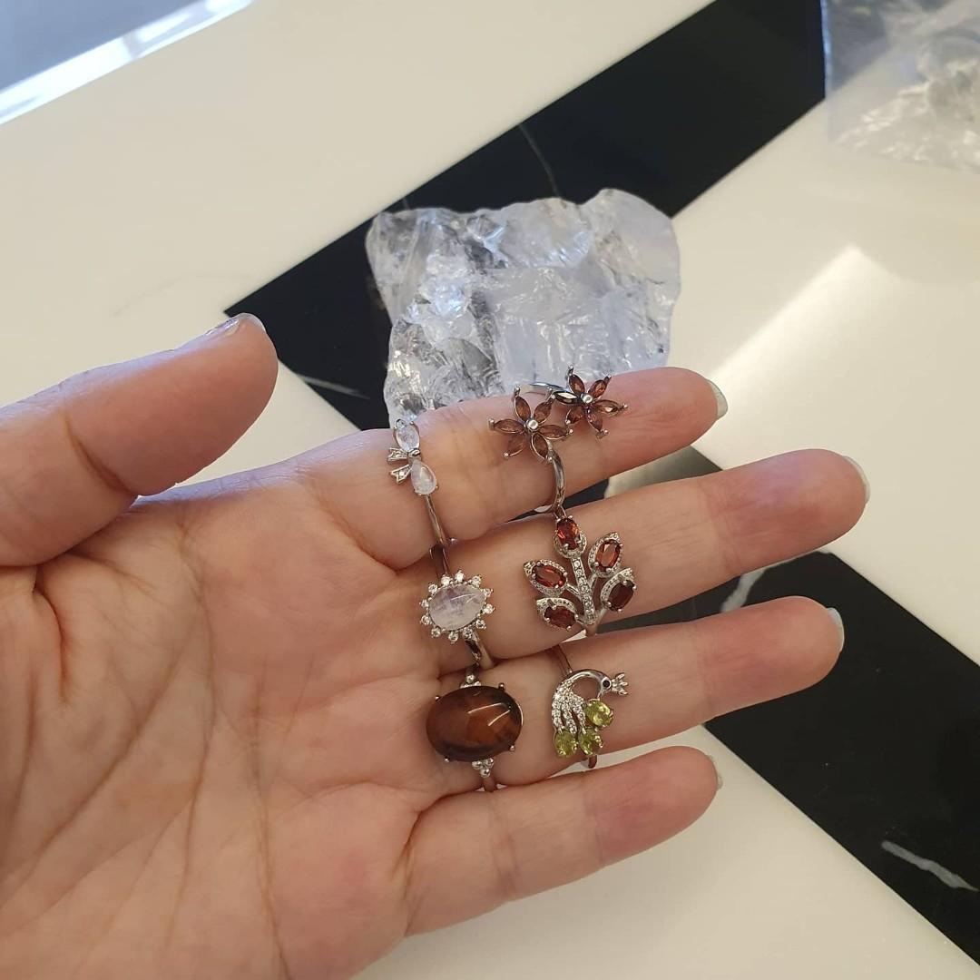 Crstyal Rings Crystal Ring, Women's Fashion, Jewelry & Organisers, Rings on Carousell