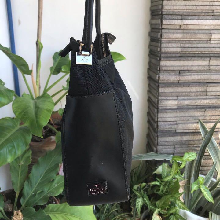 Gucci black over the shoulder bag discount