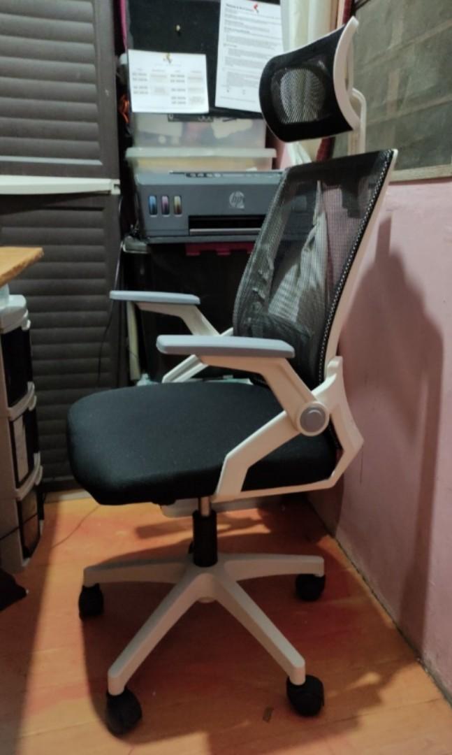 Korean Style adjustable armrest Office Chair with height adjustable
