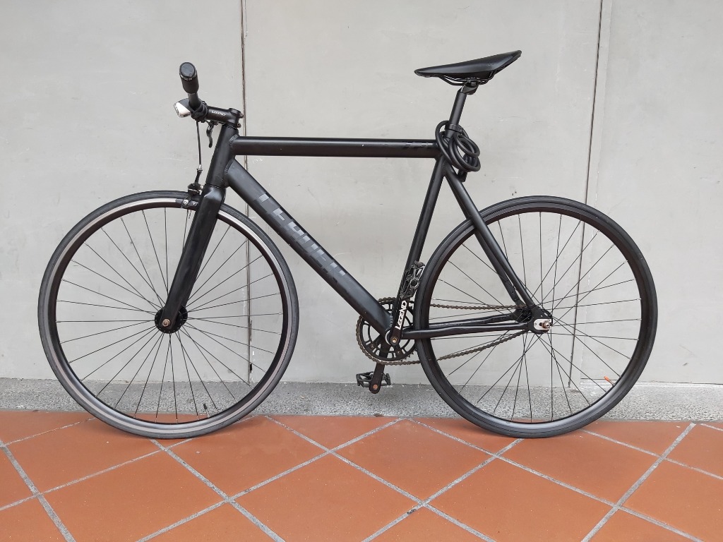 LEADER 721 Matte Black lights and locker. MOVING OUT SALE Sports Equipment Bicycles Parts Bicycles on Carousell