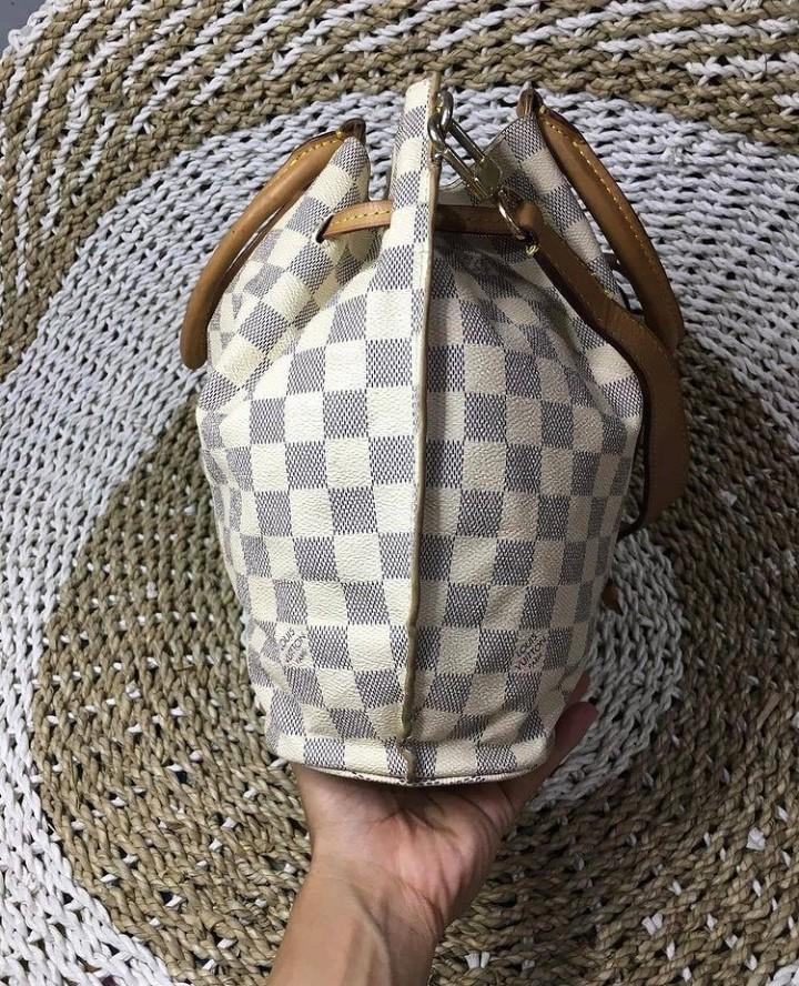 LOUIS VUITTON PÀRIS, Fesyen Wanita, Tas \u0026 Dompet di Carousell