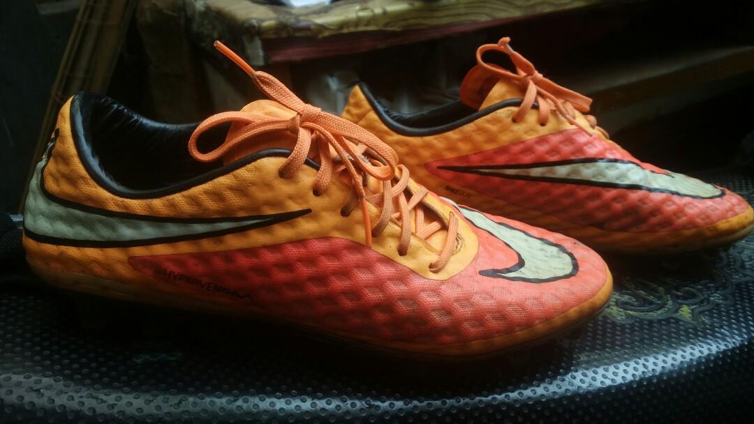 Nike hypervenom phantom FG, Olah Raga, Perlengkapan Olahraga Lainnya di  Carousell