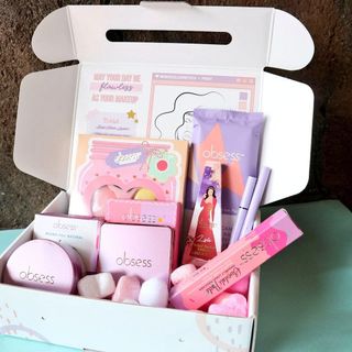(Category: ) located in . Submitted by ObsessCosmetics_West (Listing ID 1108188259, Image 1). Description: .
