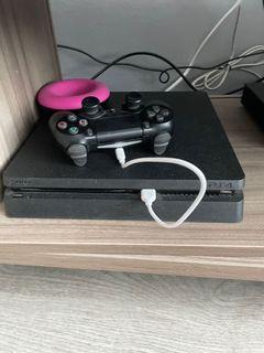 Ps4 slim 1TB 2 controller LET GO FAST