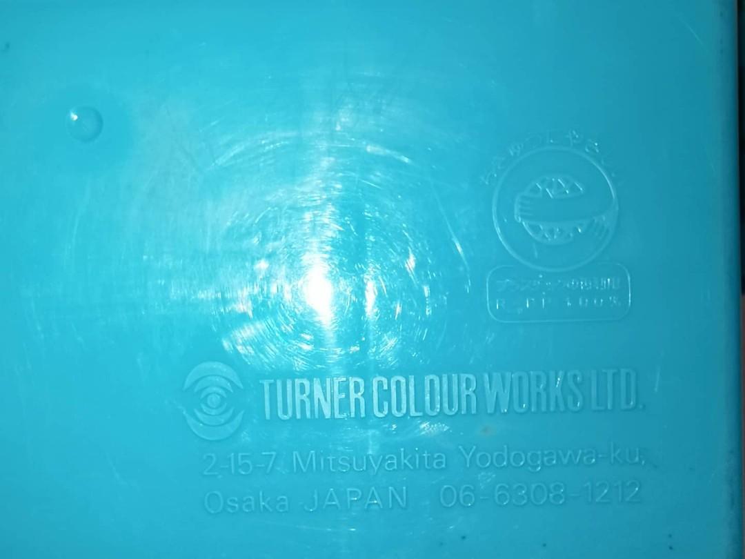 Poster (Category: Art & Prints) located in Valenzuela. Submitted by shikkufindsmla (Listing ID 1108145642, Image 3). Description: TURNER / SAKURA Poster Colors Dims: L:19cm x W:13.5 x H:3cm *with visible signs of usage 12cc-9 tubes of Sakura Poster paint 11ml-9 tubes of Turner Poster Paint -2 Paint Palettes (Detachable Rounds and Squares palette.) -Original Container of Turner Poster Paints *minor paint stain on palette Most used colors: Sakura W