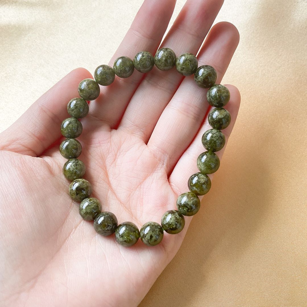 Green online garnet bracelet