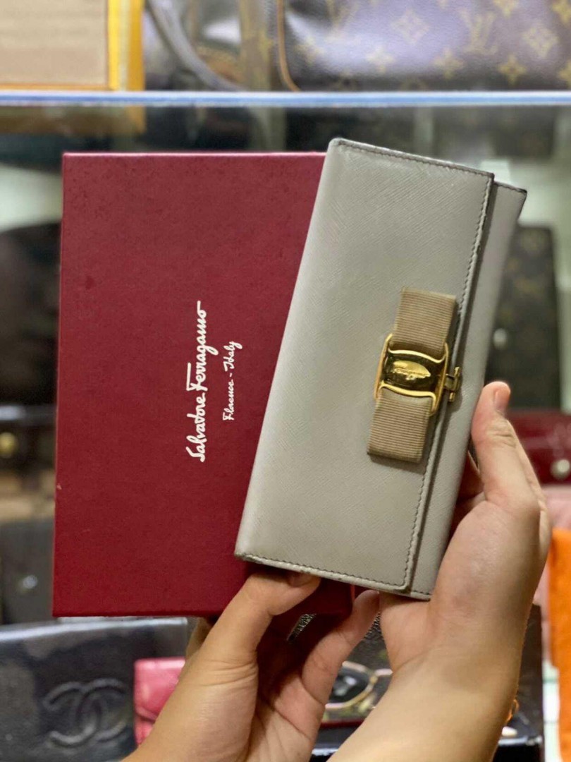 ferragamo long wallet