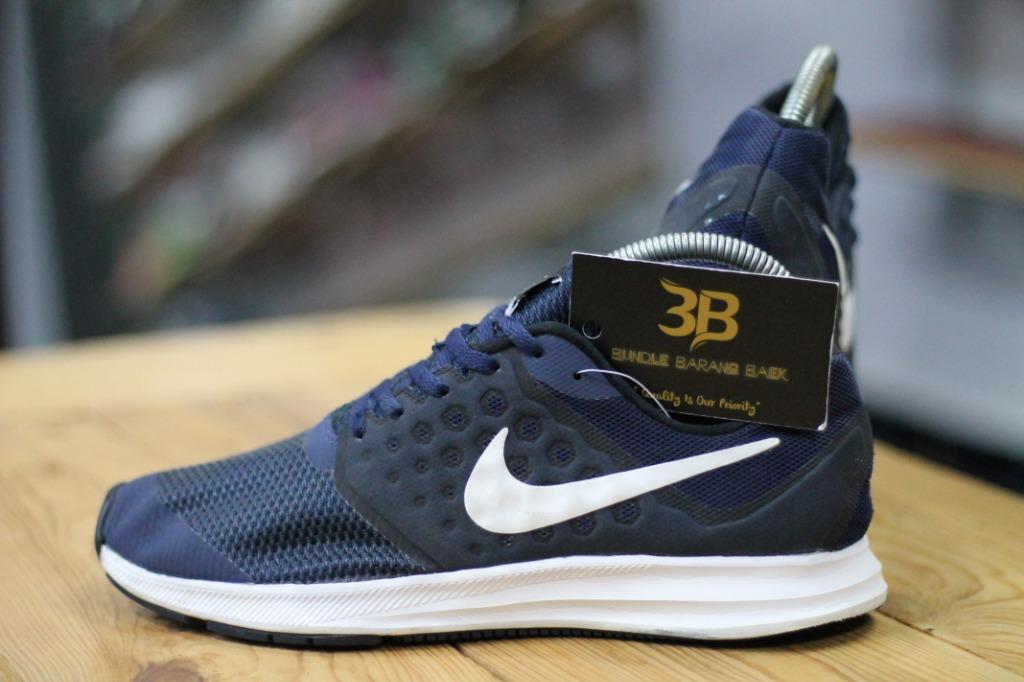 Nike downshifter 7 navy top