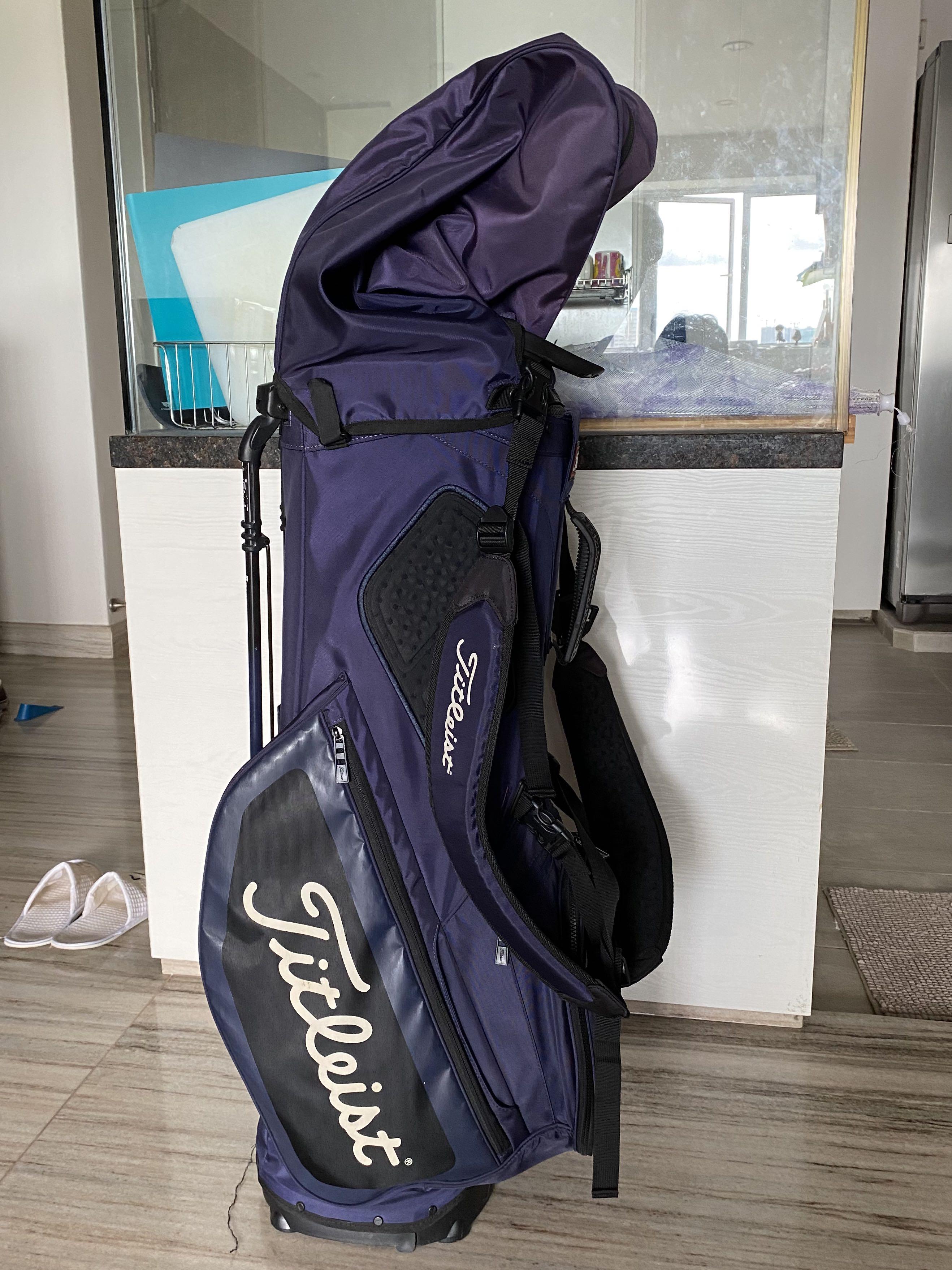 Titleist Hybrid 5 Stand Bag (Navy), Sports Equipment, Sports and Games, Golf on Carousell