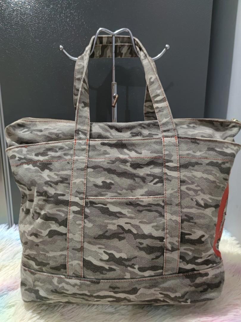 Tory Burch Camo Jasper Canvas Small Zip Tote Bag, Luxury, Bags & Wallets on  Carousell